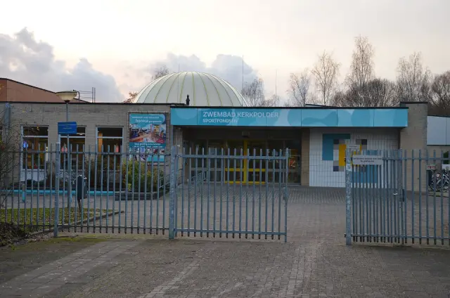 Kerkpolder indoor pool Delft 2018.jpg