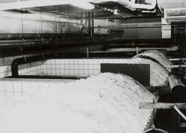 Gezicht in de ruimte voor waterzuivering van zwembad de Zijl, Objectnr PV PV29207.4b.jpg